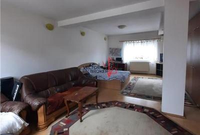 Vila 2 etaje, curte generoasa Vatra Luminoasa
