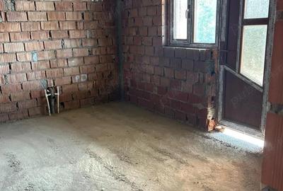 Casă cu 6 camere în Pietroasele - 2