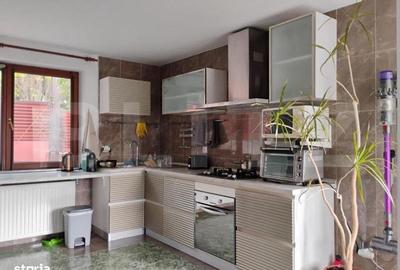 Casă cu 6 camere cu Garaj în Schei - 16