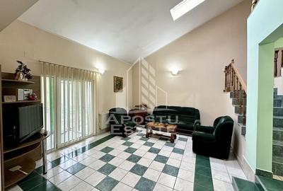 Casa impresionanta cu 4 camere, garaj si anaxe, in Timisoara - 2