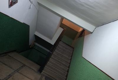 3 camere Exercițiu / fondul vechi , Decomandat / centrala , Amplasament DEOSEBIT - 15