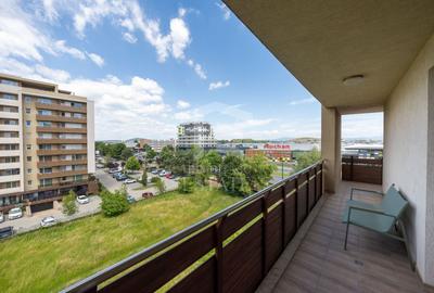 Apartament cu 2 camere semidecomandat, mobilat în Tractorul - 22