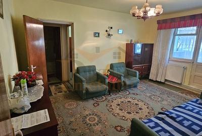 Apartament cu 2 camere semidecomandat în Tractorul