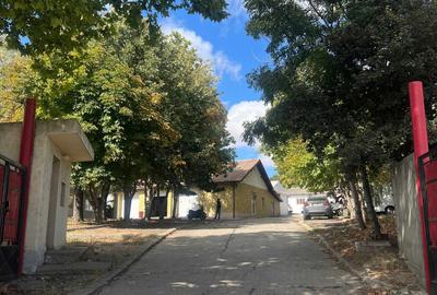 Casă cu 4 camere în Central - 2