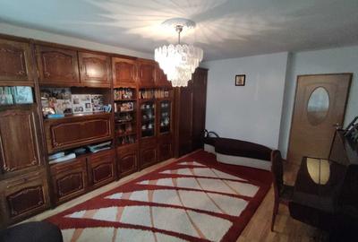 Apartament cu 3 camere semidecomandat în Central - 2
