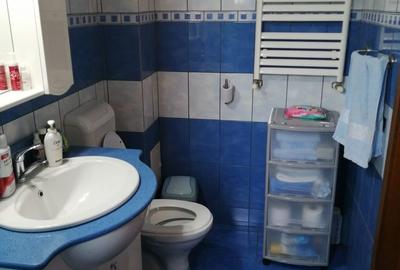 Casă cu 4 camere în Km 4 - 8