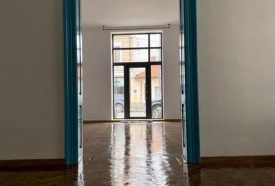 Spațiu comercial, de 258 mp, în Semicentral - 2