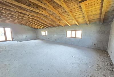 Casă cu Teren 480 Mp în Costi - 5