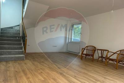 De vanzare Casa / Vila cu 4 camere - 4