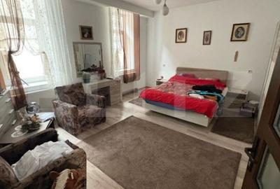 Casă cu 5 camere cu Teren 700 Mp în Central - 7