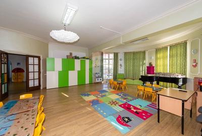 Vila spatioasa de vanzare, ideala pentru investitie - 16