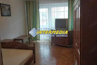 Apartament cu 3 camere decomandat în Cetate
