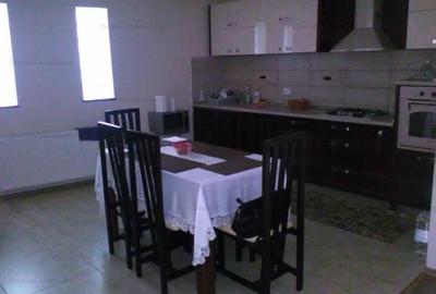 Casă cu 4 camere cu Canalizare în Apollo - 11