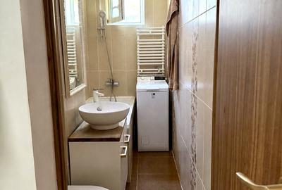 Apartament cu 3 camere semidecomandat, mobilat în Circumvalațiunii - 8