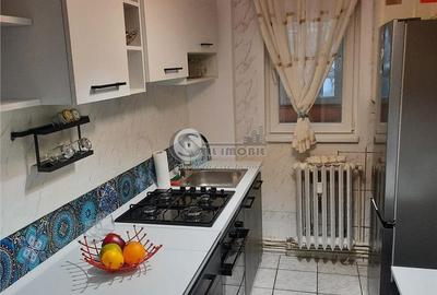 Apartament cu 2 camere semidecomandat, mobilat în Central