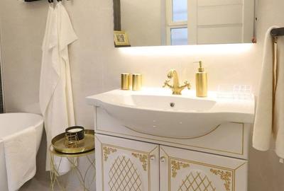 Apartament cu 3 camere decomandat în Exterior Vest