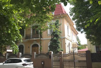 Casă cu 4 camere în Cotroceni - 1