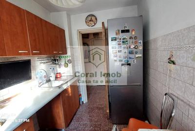Apartament cu 3 camere semidecomandat, mobilat în Colentina - 12