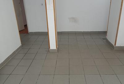 Spațiu comercial, de 70 mp, în Central - 4