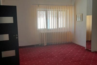 Casă individuală cu 5 camere cu Canalizare în P-ța Muncii - 3