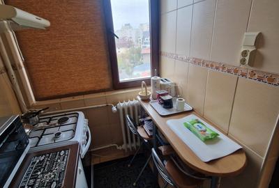 IANCULUI-OBOR CHIAR LANGA METROUL IANCULUI, LANGA LICEUL HASDEU - 7