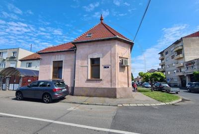 De Vanzare Casa Semicentral