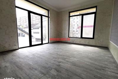 Casă cu 8 camere cu Teren 250 Mp în Titan - 15