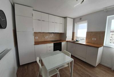 Apartament cu 2 camere decomandat în Tractorul - 1