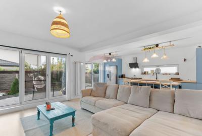 VANZARE Casa / Vila moderna cu 4 camere si curte Dragom... - 4