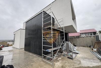 Casă individuală cu 4 camere cu Canalizare în Palazu Mare