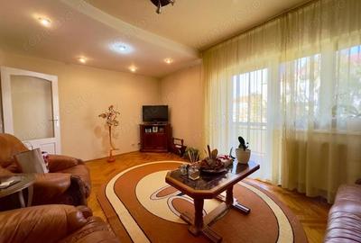 Apartament cu 3 camere decomandat, mobilat în Soarelui