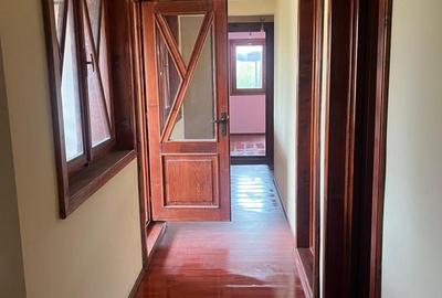 Casă individuală cu 7 camere cu Teren 400 Mp în Central - 4