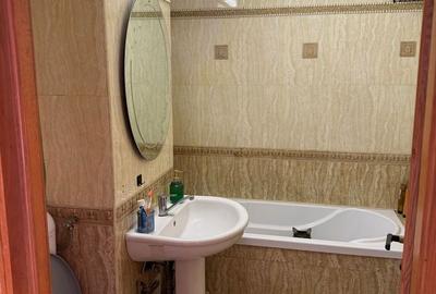 Apartament cu 3 camere în Decebal - 5