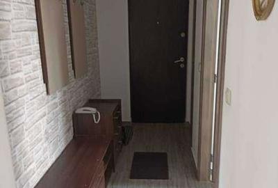 Apartament cu 3 camere decomandat în Soarelui