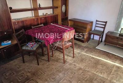 Casă cu 3 camere cu Teren 1100 Mp în Central - 2