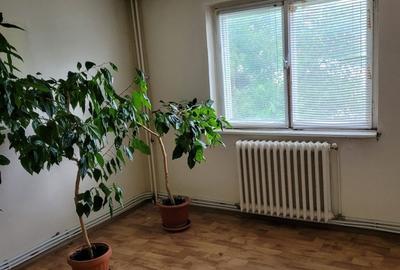 Apartament 3 camere decomandat, zona Buzaului, etaj 3. - 3