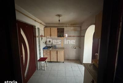 Casă cu 3 camere cu Canalizare în Giulești - 3