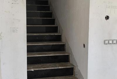 Casă cu Teren 420 Mp în Central