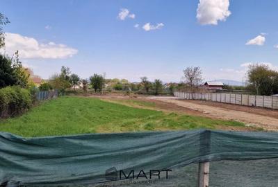 Teren de 2440 mp, în Stupini