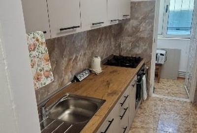 Apartament cu 3 camere, mobilat în Central - 13