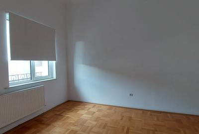 De inchiriat birouri 82 mp , ultracentral - 3