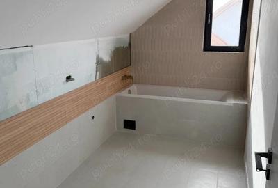 Casă cu 7 camere cu Teren 300 Mp în Central - 7