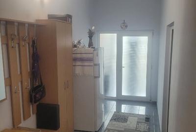 Vând casă pentru locuit și relaxare. Panouri fotovoltaice. - 8