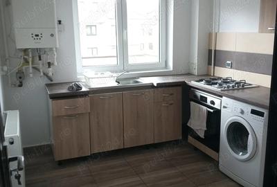 Apartament cu 2 camere decomandat în Tractorul - 1