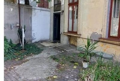 Universitate, Ultracentral, Tudor Arghezi,2 apartamente  in vila, curte, parcare - 8