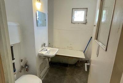 Apartament cu 3 camere decomandat în Narcisa - 2