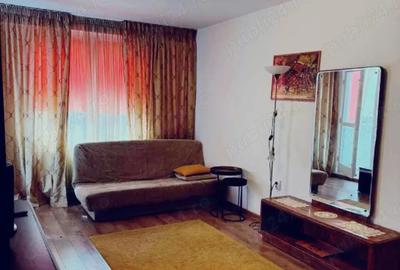 Apartament cu 3 camere decomandat în Astra - 2