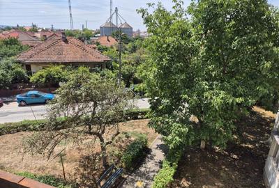 Apartament 3 camere *etaj 2 - decomandat* - str. Zambilelor - 1