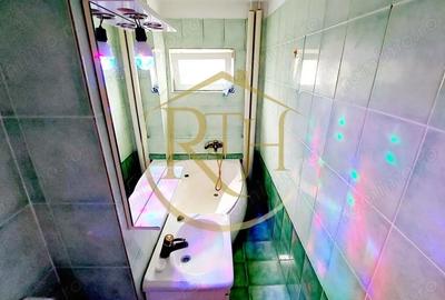 Garsonieră decomandată în Complex Studențesc