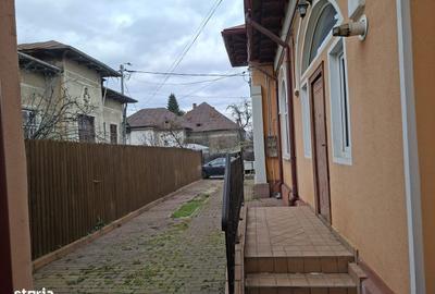 Casă cu 4 camere cu Teren 234 Mp în Central - 11
